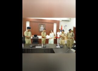 рдкреБрд▓рд┐рд╕ рдкрд░рд┐рд╡рд╛рд░ рдХреЗ рдореЗрдзрд╛рд╡реА рдЫрд╛рддреНрд░-рдЫрд╛рддреНрд░рд╛рдУрдВ рдХрд╛ рд╕рдореНрдорд╛рди| Kanpur